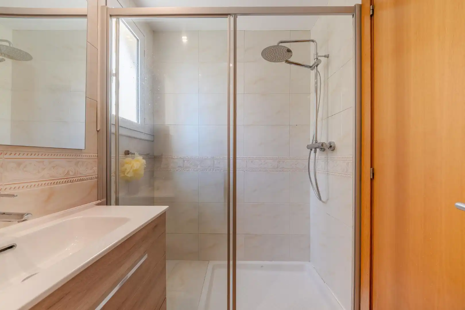 Bathroom of Detached homes for sale in Fornells de la Selva  with Air Conditioner, Heating and Private garden