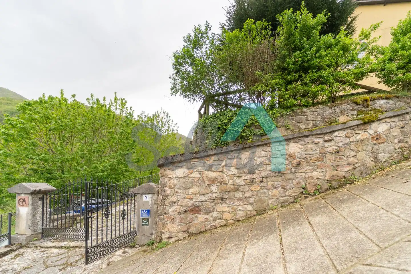Vista exterior de Casa o chalet en venta en Quirós con Calefacción, Jardín privado y Terraza