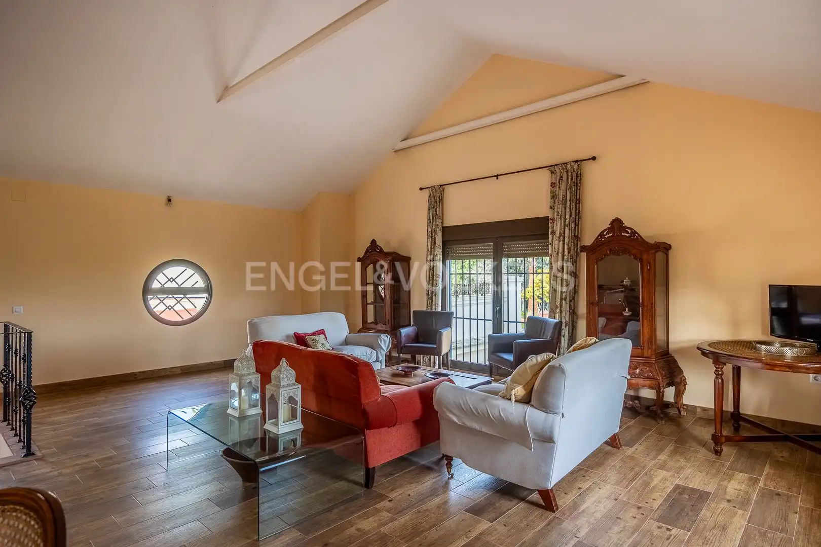 Sala de estar de Finca rústica en venta en Olivares con Calefacción, Jardín privado y Piscina