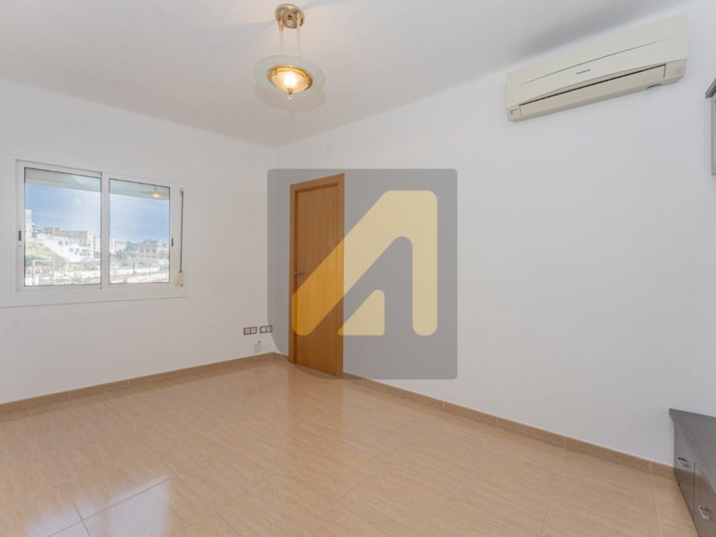 Bedroom of Apartment for sale in L'Hospitalet de Llobregat