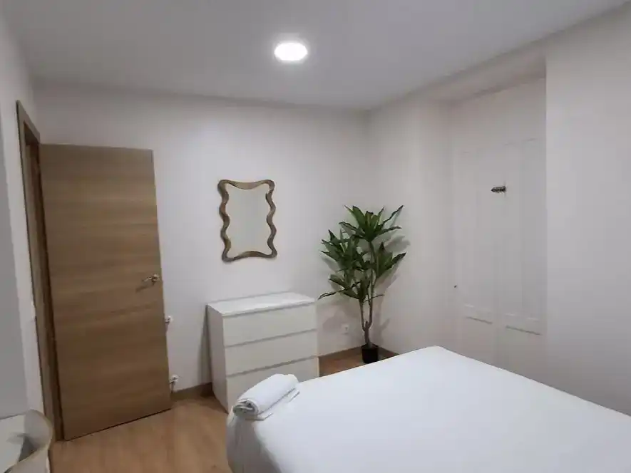 Habitación de Piso de alquiler en Santander con Amueblado y Balcón