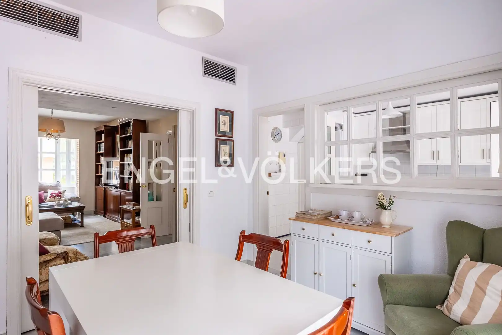 Dining room of Houses for sale in Sevilla  with Air Conditioner, Heating and Private garden