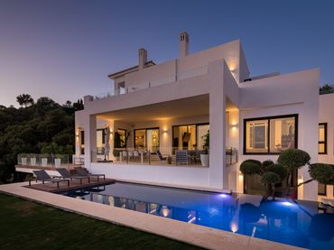 Detached house with balcony for sale in Río Real - Los Monteros