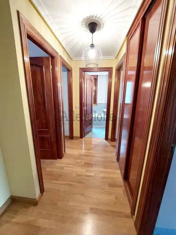 Piso de alquiler en Oviedo  con Calefacción