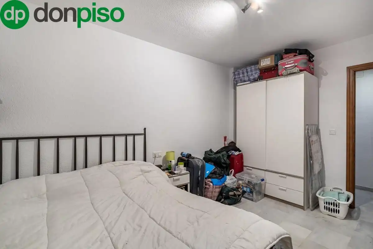 Flat for sale in Granada  with Heating and Storage room