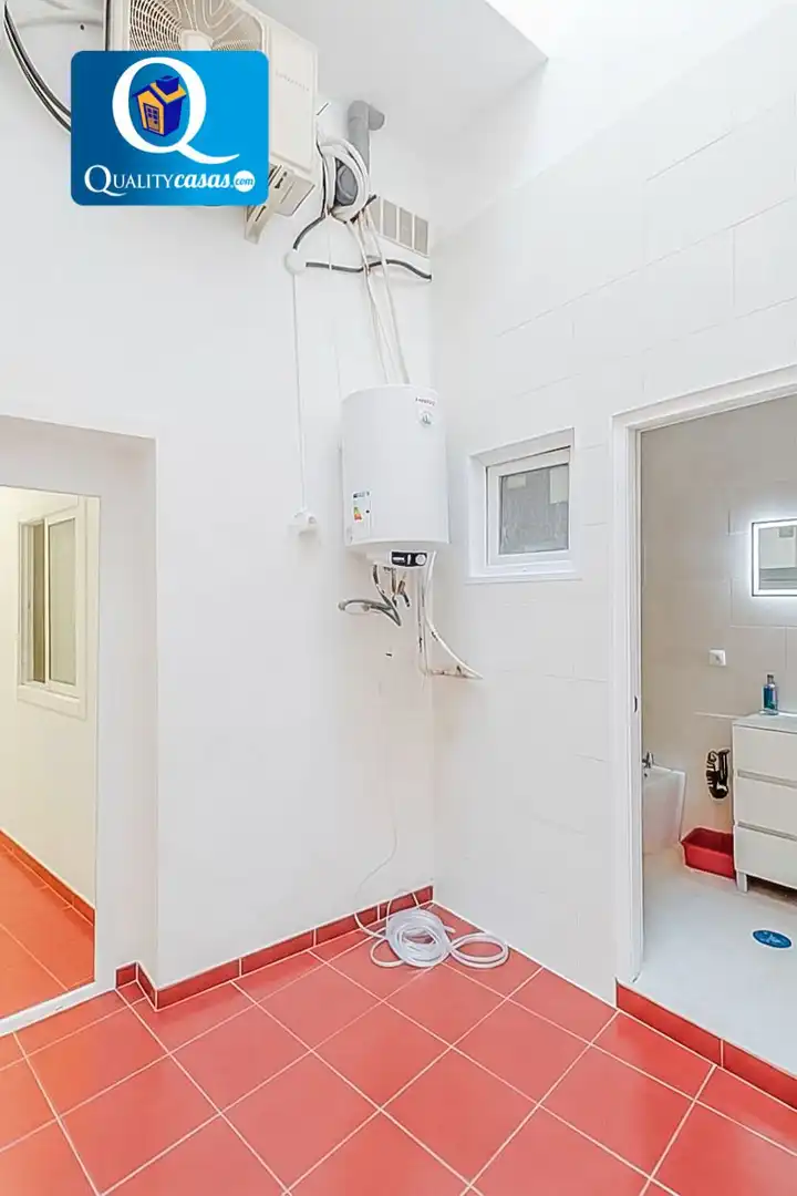 Baño de Oficina en venta en Alicante / Alacant con Aire acondicionado