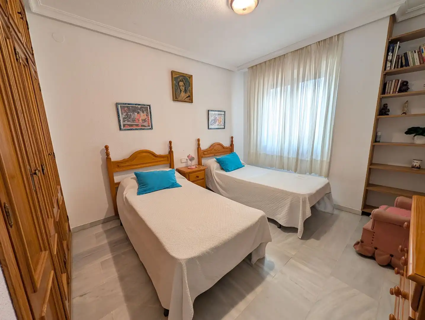 Habitación de Apartamento de alquiler en Estepona con Amueblado y Balcón