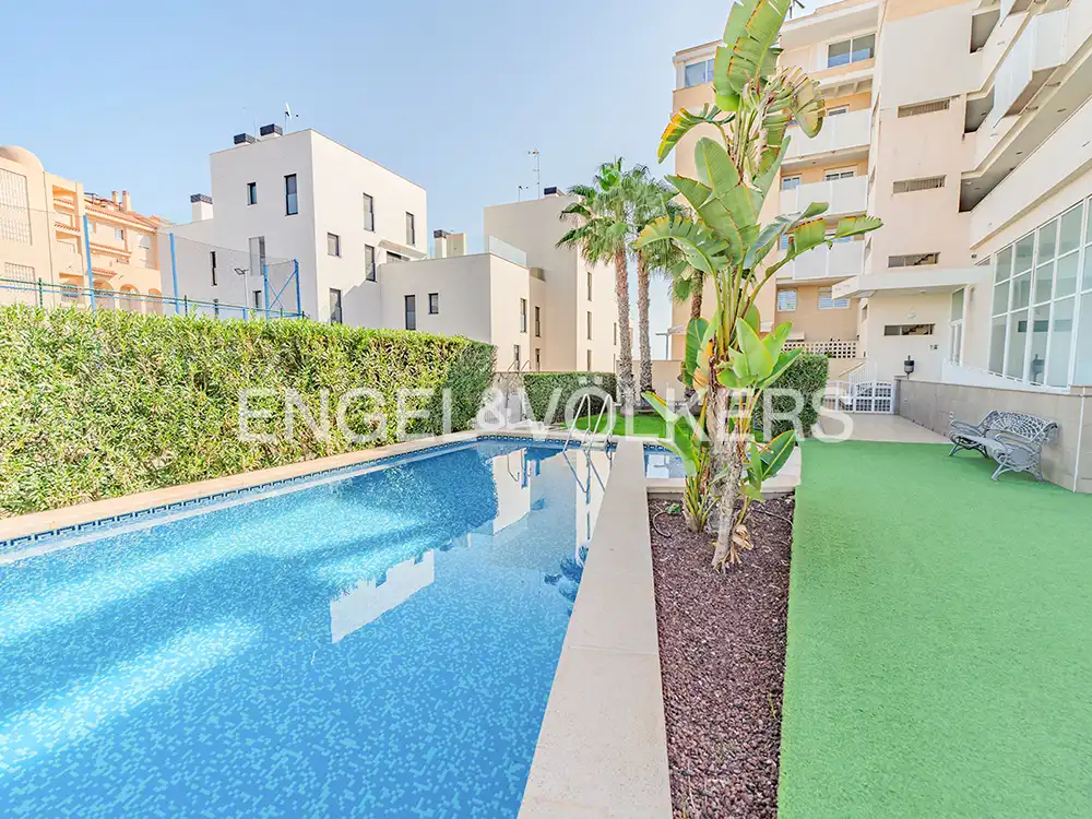 Piscina de Piso en venta en El Campello con Aire acondicionado, Calefacción y Terraza