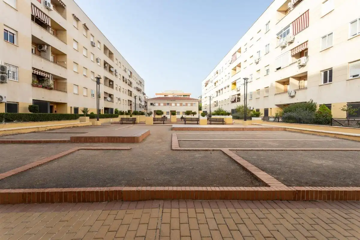 Vista exterior de Piso en venta en Granada