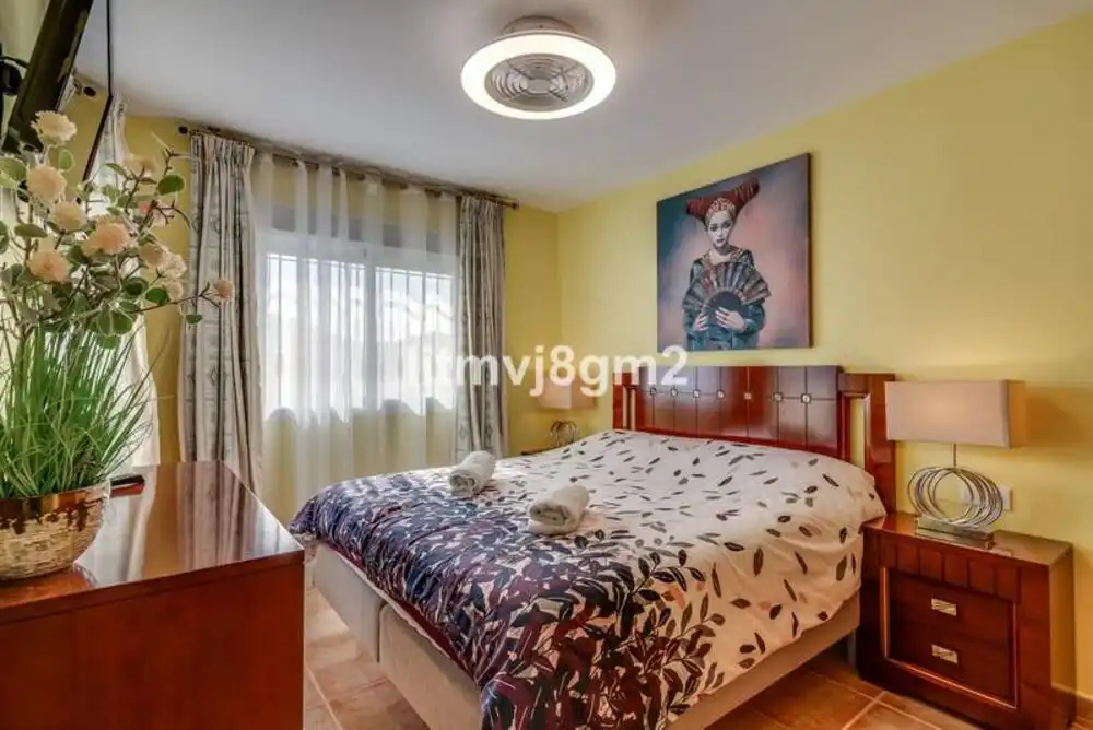 Dormitori de Casa adosada de lloguer en Mijas amb Aire condicionat, Terrassa i Piscina