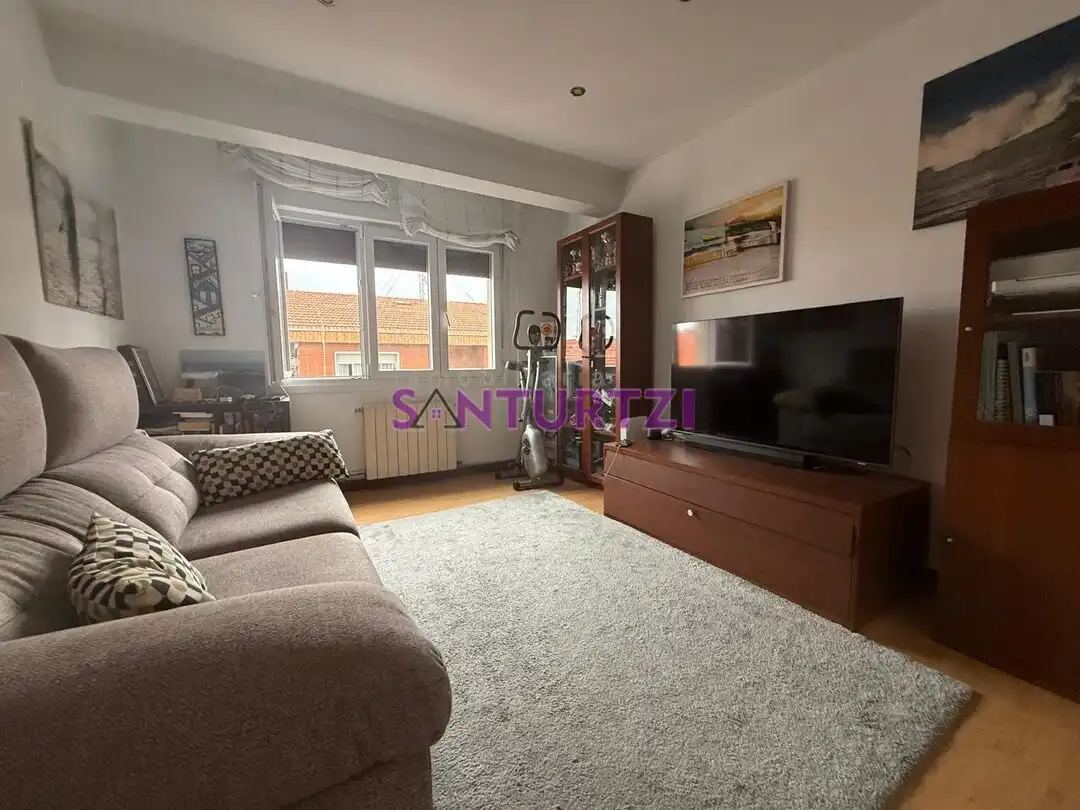 Living room of Flat for sale in Santurtzi   with Heating and Storage room