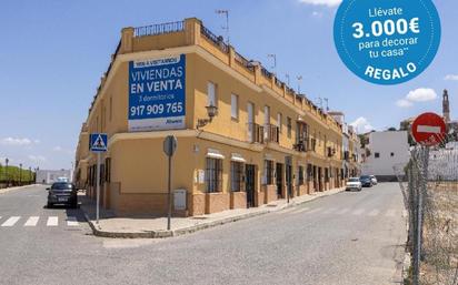 Vista exterior de Casa adosada en venda en Marchena