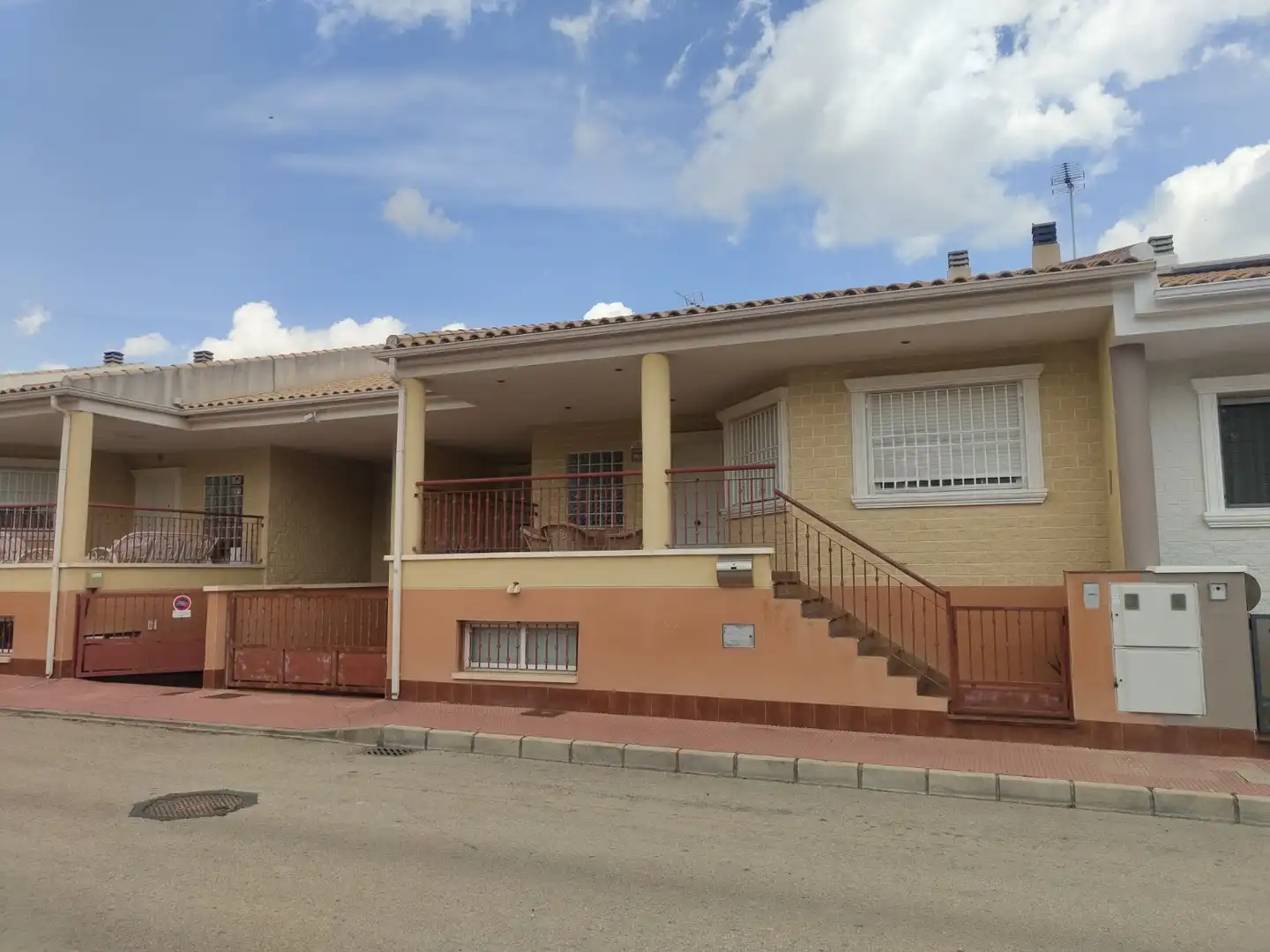 Vista exterior de Casa adosada en venda en Las Torres de Cotillas amb Aire condicionat, Calefacció i Parquet