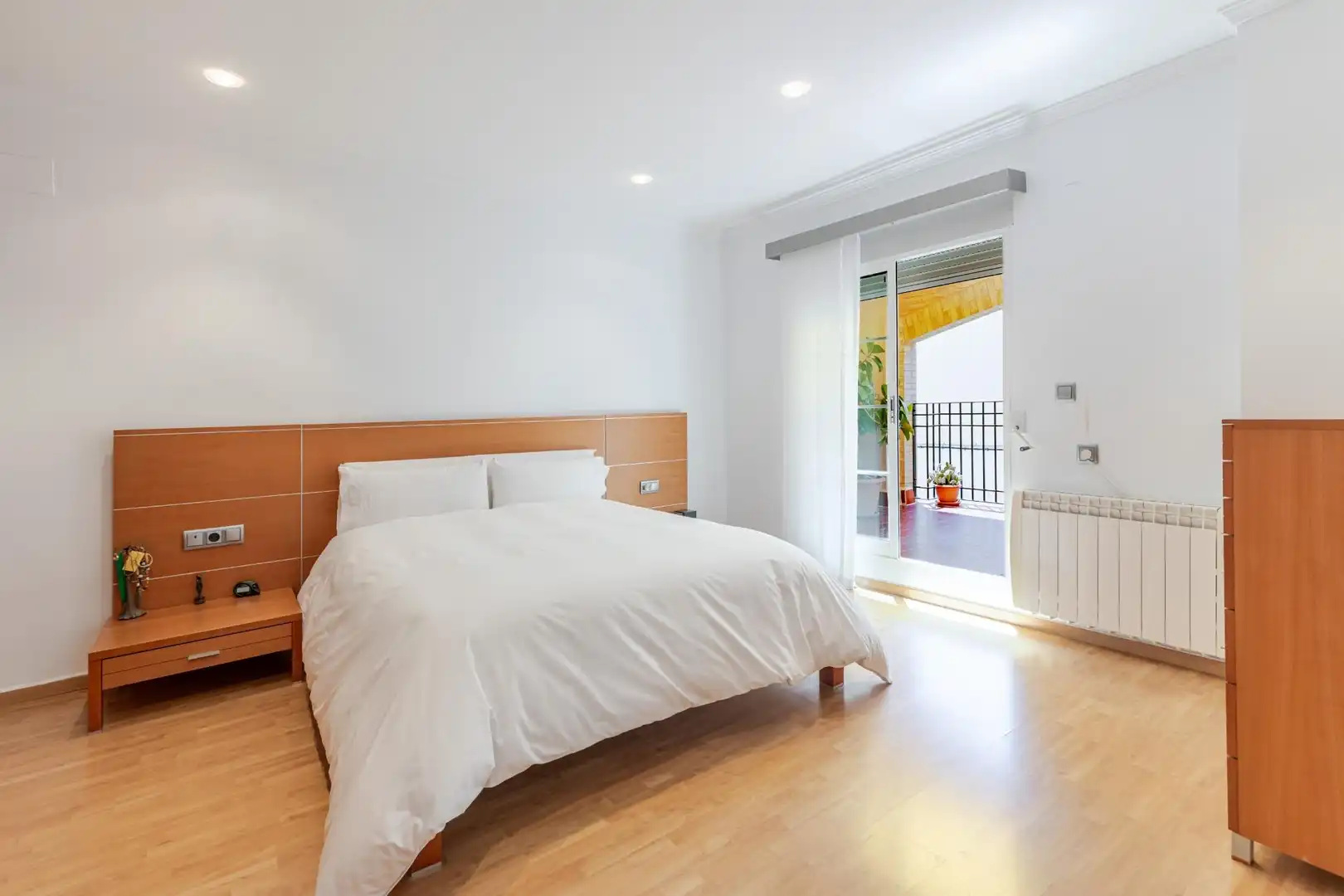 Habitación de Casa adosada en venta en Sagunto / Sagunt con Aire acondicionado, Calefacción y Terraza