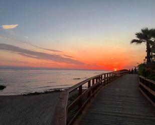 Vista exterior de Àtic en venda en Mijas amb Terrassa i Piscina