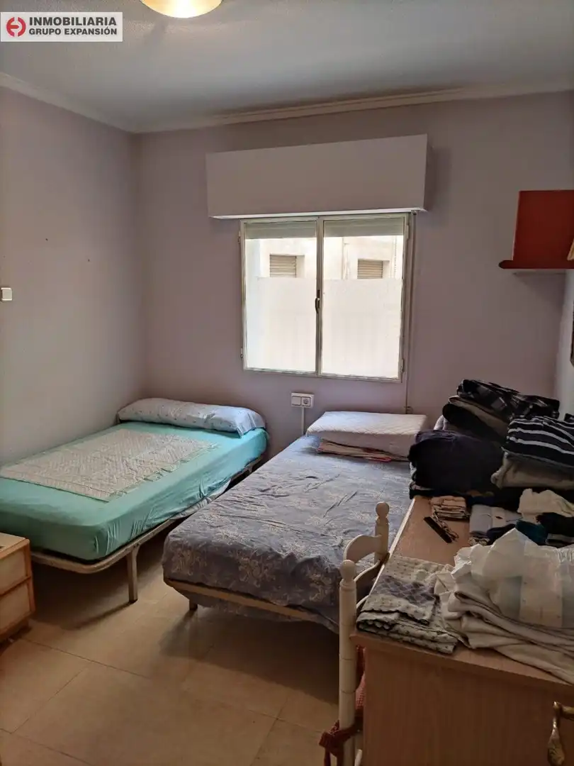 Dormitori de Pis en venda en Orihuela amb Terrassa, Moblat i Balcó