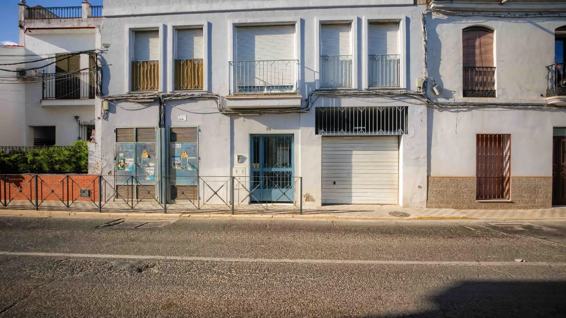 Vista exterior de Àtic en venda en Sanlúcar la Mayor amb Aire condicionat, Calefacció i Terrassa