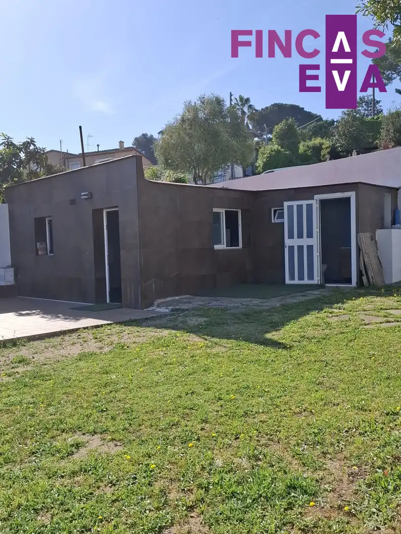 Vista exterior de Casa o chalet en venta en Vilanova del Vallès con Calefacción, Jardín privado y Terraza