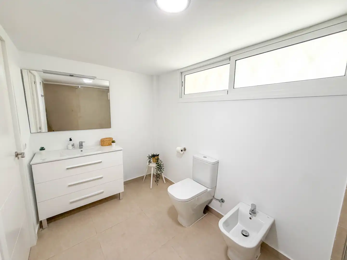 Bathroom of Flat for sale in Alcúdia  with Air Conditioner, Terrace and Storage room