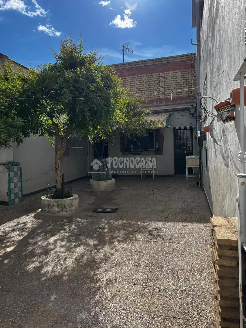 Vista exterior de Casa o xalet en venda en Alcalá de Guadaira amb Aire condicionat i Terrassa