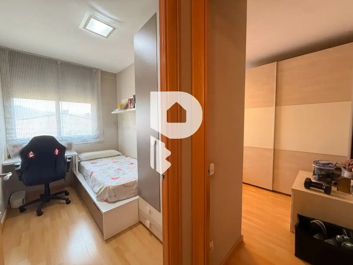 Habitación de Piso en venta en Sant Vicenç Dels Horts con Aire acondicionado, Calefacción y Parquet