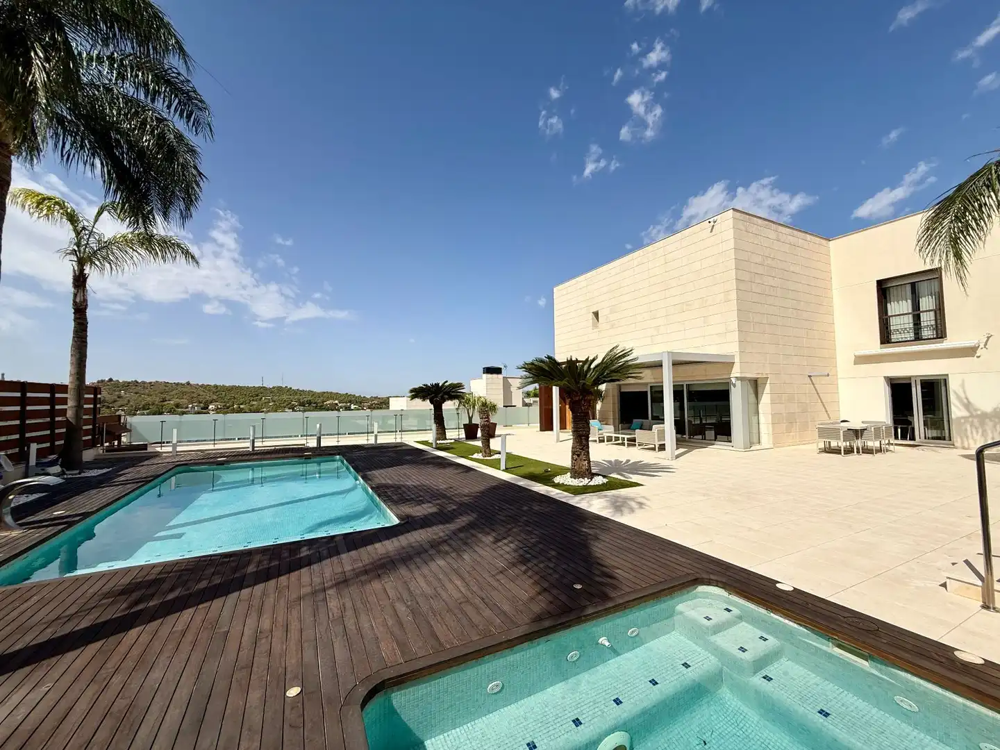 Casa amb piscina en venda a La Alcayna