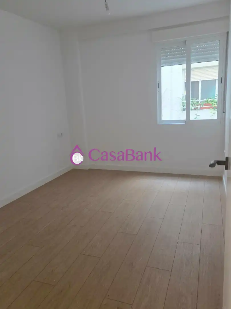 Wohnung zum Verkauf in Córdoba mit Klimaanlage und Terrasse