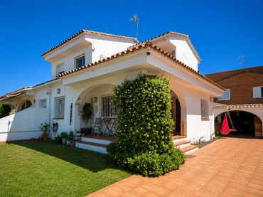 Casa aparellada amb balcó en venda a Vilafortuny - Cap de Sant Pere