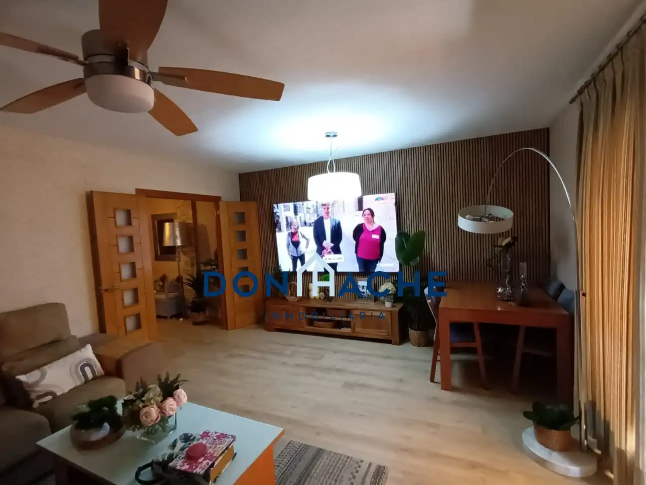 Sala d'estar de Pis en venda en Mérida amb Aire condicionat, Parquet i Terrassa