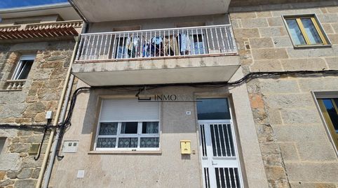 Casa a la venta en Cerdedo, Pontevedra. Se vende casa situada en Cerdedo, una vivienda con amplios espacios y múltiples posibilida