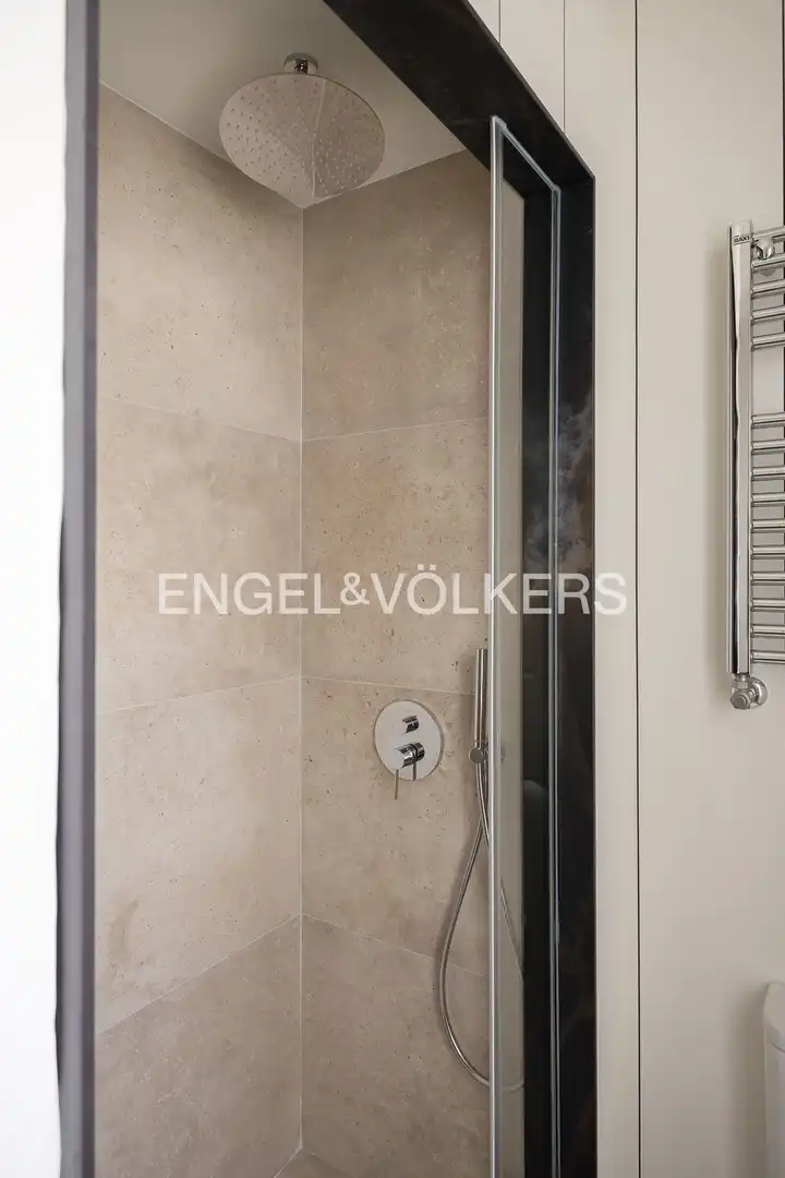 Badezimmer von Dachboden zur Miete in Madrid mit Klimaanlage, Heizung und Terrasse