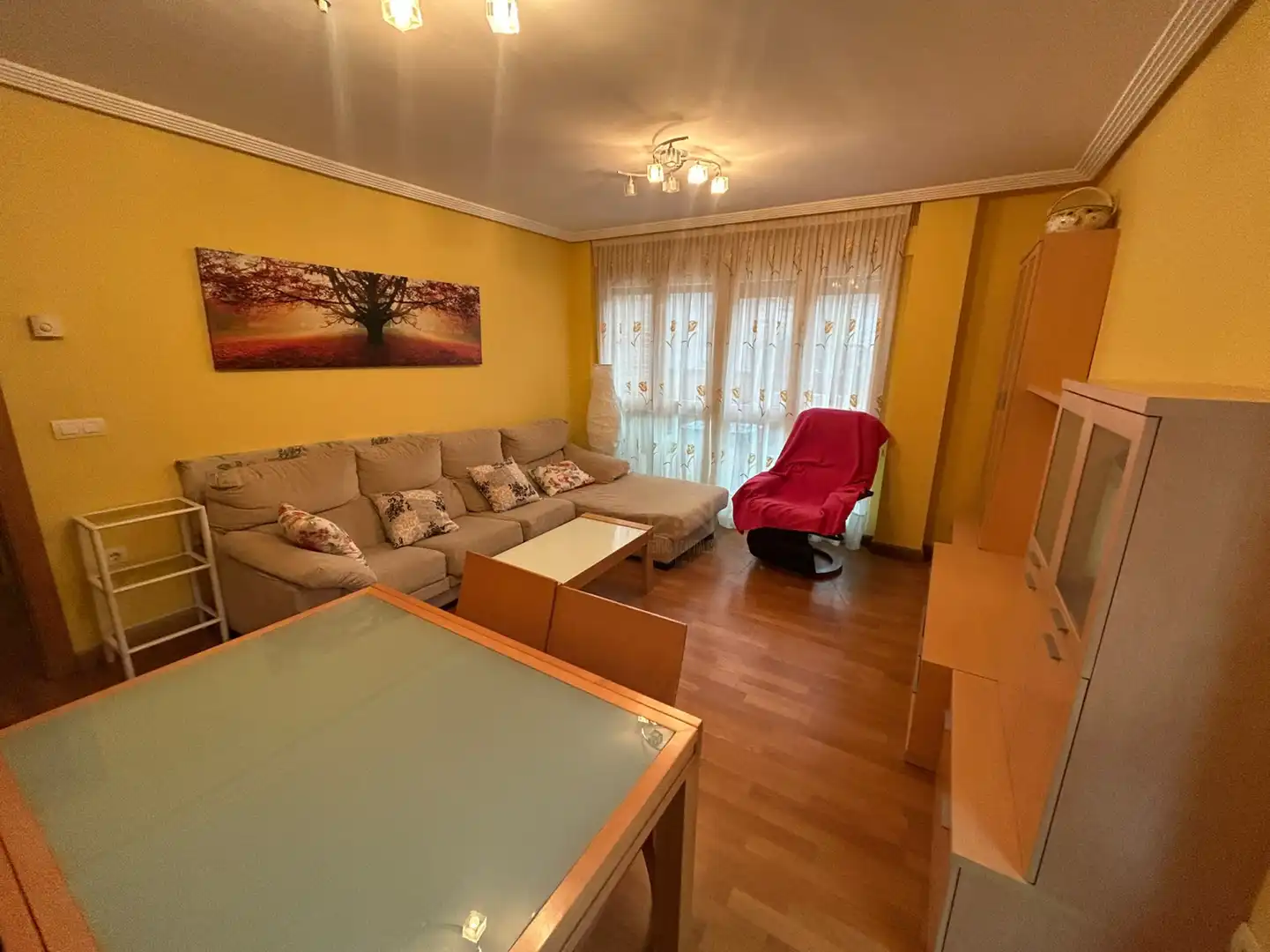 Sala de estar de Piso de alquiler en Corvera de Toranzo con Calefacción, Jardín privado y Terraza