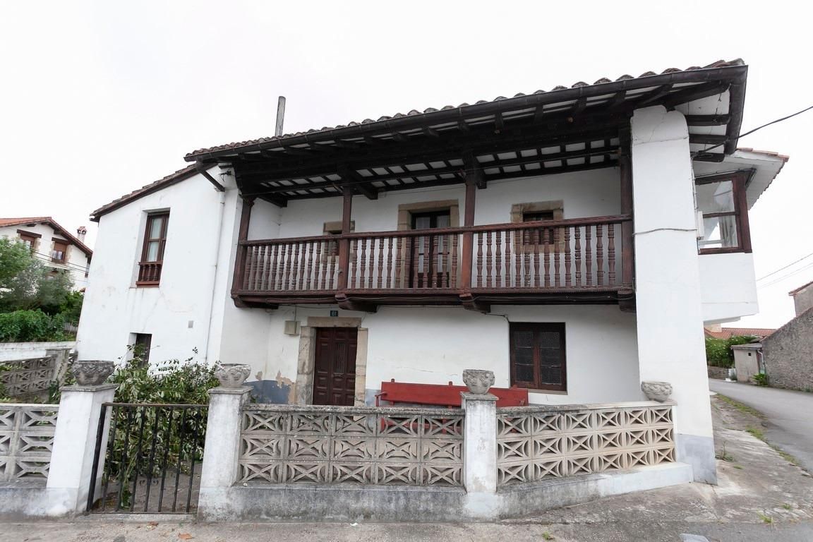 Exterior view of House or chalet for sale in San Vicente de la Barquera  with Private garden, Terrace and Storage room