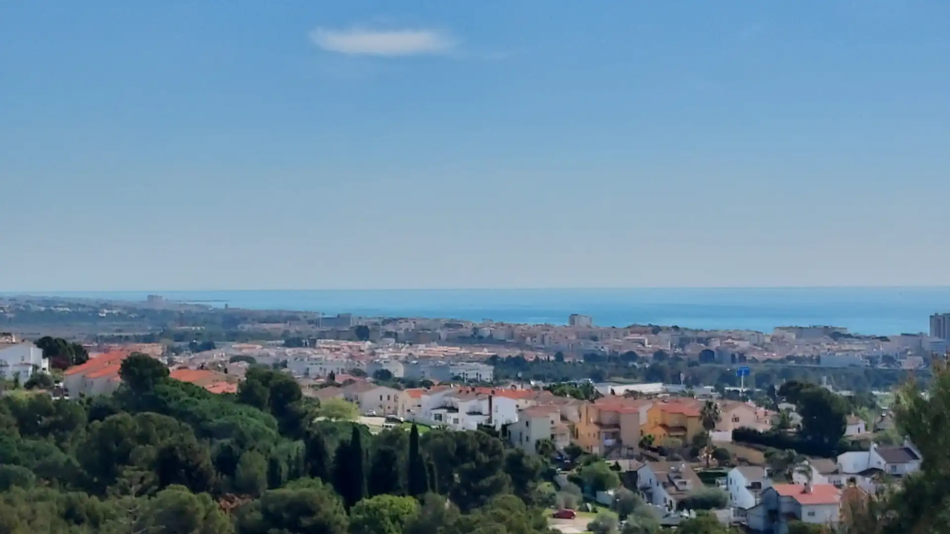 Vista exterior de Casa o xalet en venda en El Vendrell amb Aire condicionat, Calefacció i Jardí privat