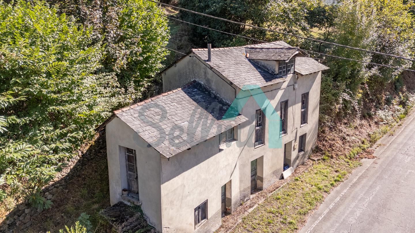 Vista exterior de Casa o xalet en venda en Valdés - Luarca amb Jardí privat