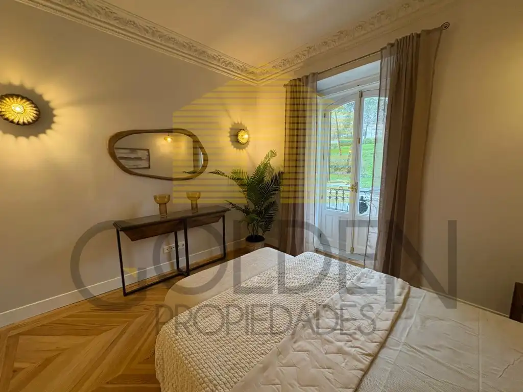 Piso en venta en Calle Alfonso Xii, Jerónimos