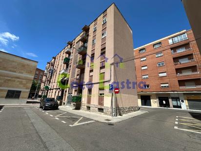 Exterior view of Flat for sale in Salamanca Capital  with Balcony