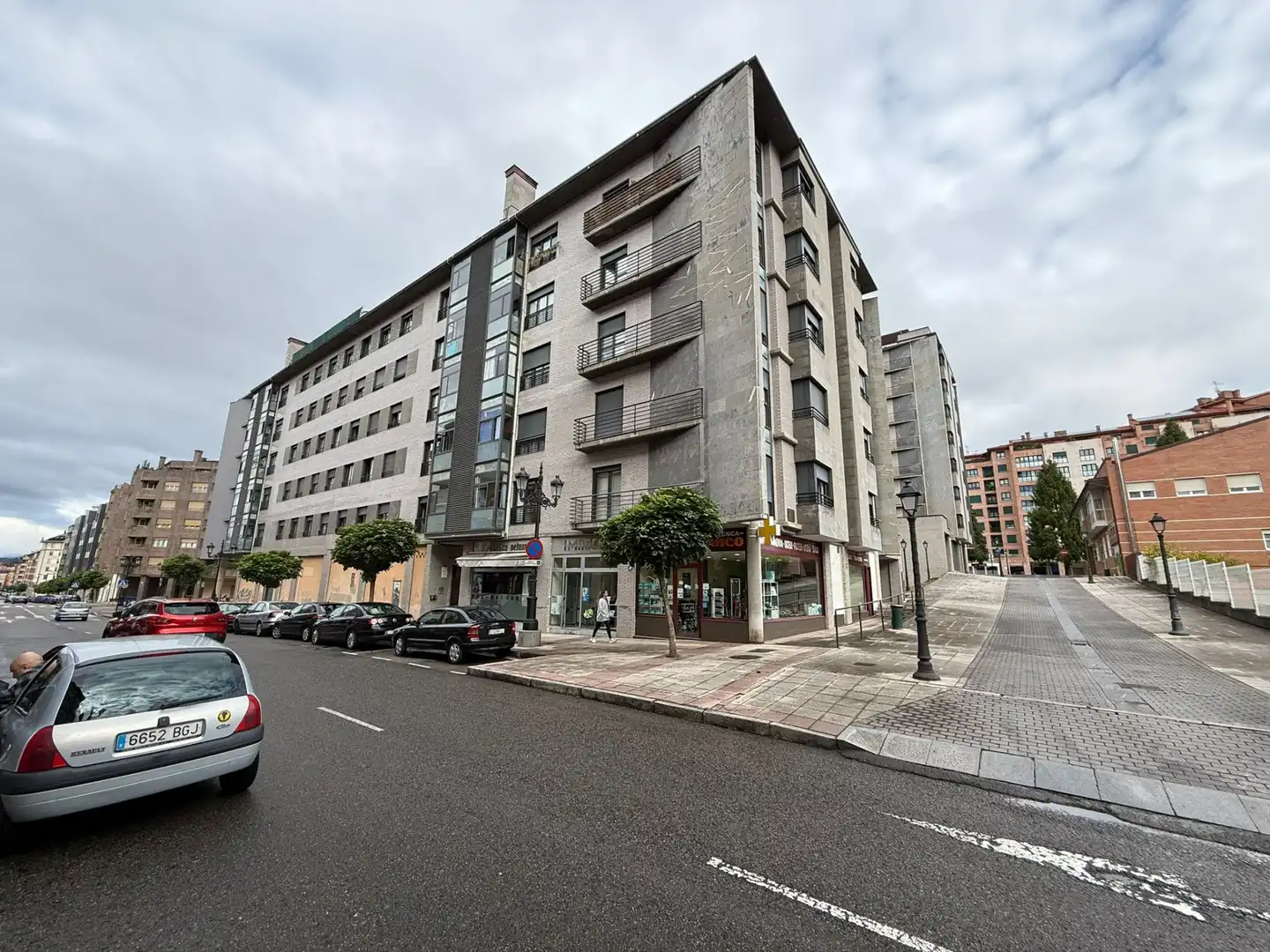 Business premises for sale in Calle Gozón 2