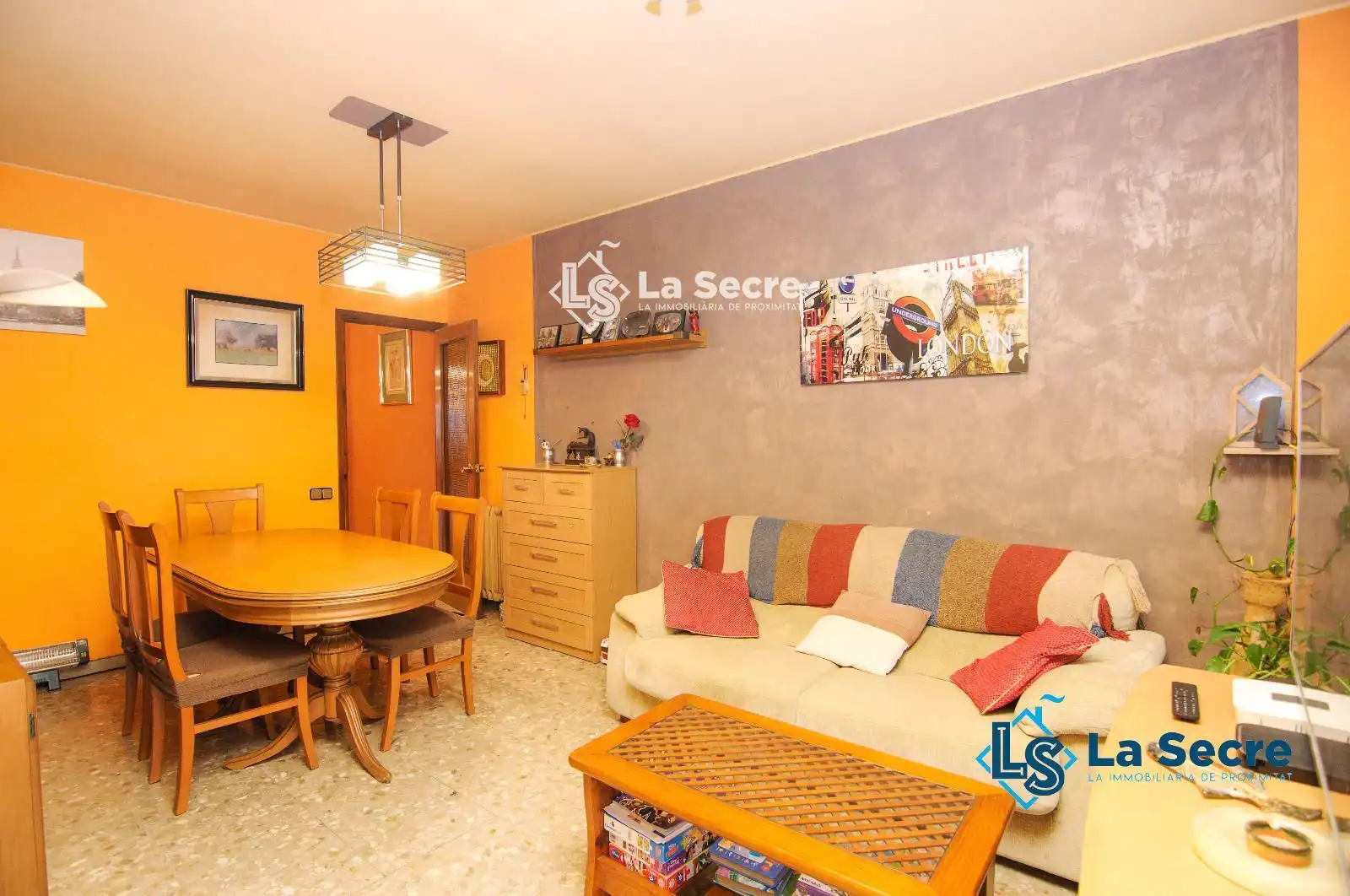 Sala de estar de Casa o chalet en venta en Martorell con Terraza y Piscina