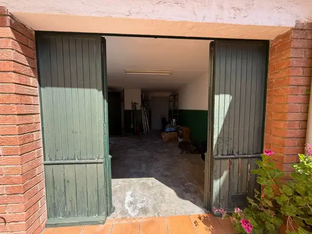 Parking de Casa adosada en venta en Premià de Mar con Aire acondicionado, Calefacción y Jardín privado