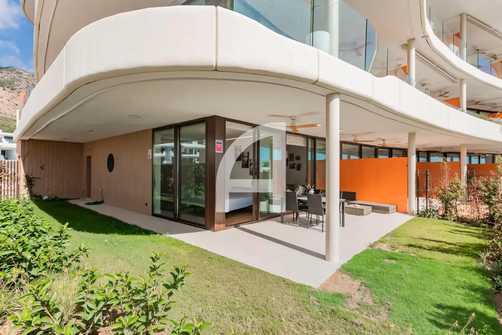 Terrasse von Wohnung zum Verkauf in Fuengirola mit Klimaanlage, Heizung und Privatgarten