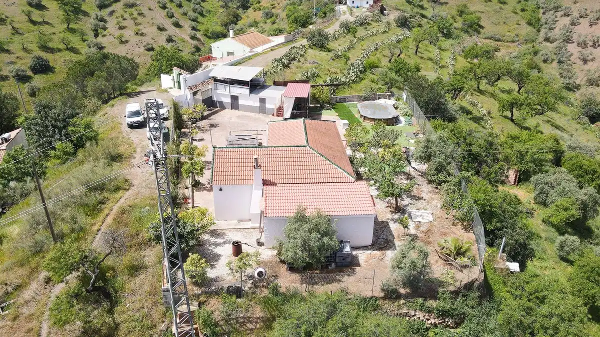 Vista exterior de Casa o xalet en venda en Almogía amb Aire condicionat, Calefacció i Jardí privat