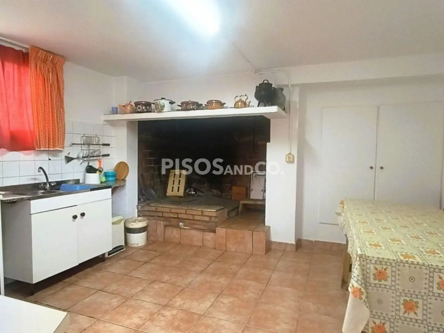 Cuina de Casa o xalet en venda en Abegondo amb Calefacció, Terrassa i Piscina