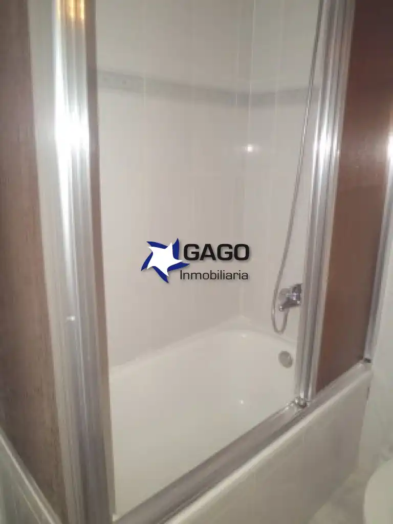 Bathroom of Flat for sale in Córdoba  with Air Conditioner, Heating and Terrace