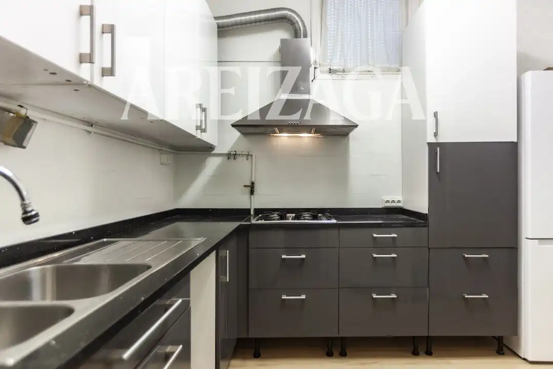 Cocina de Piso en venta en Donostia - San Sebastián  con Calefacción y Balcón