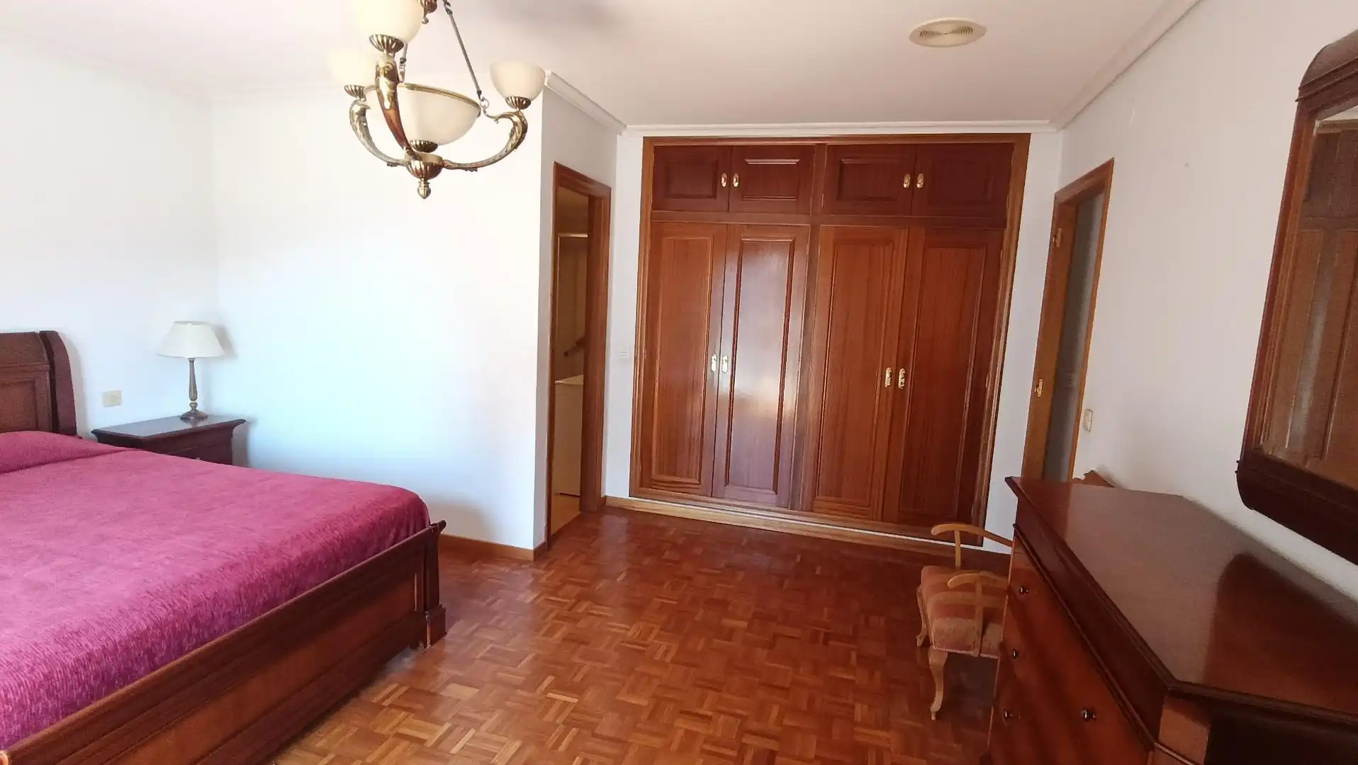Dormitori de Pis en venda en Burgos amb Calefacció, Terrassa i Traster