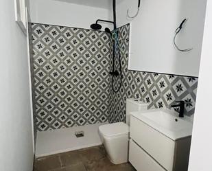 Bany de Pis en venda en  Cádiz Capital amb Aire condicionat