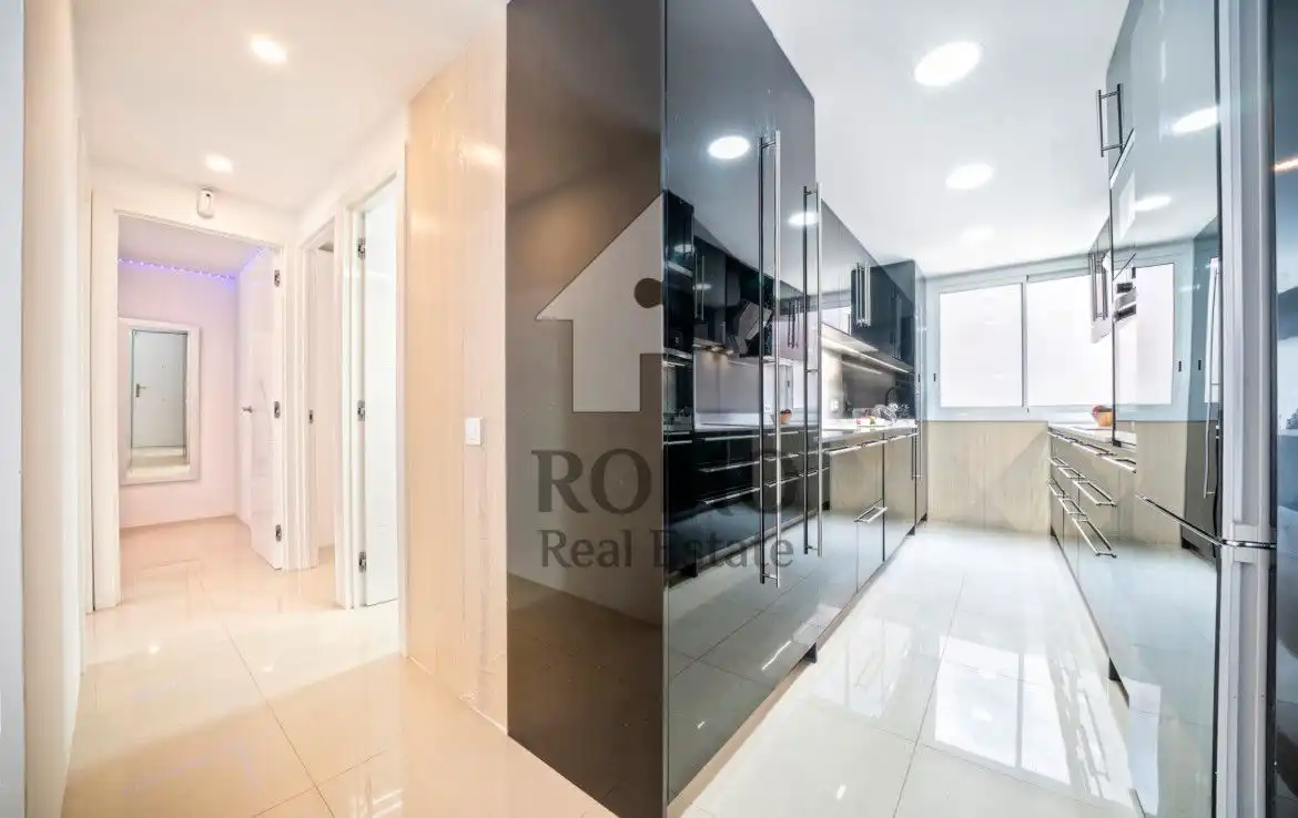 Cocina de Piso en venta en Santa Perpètua de Mogoda con Aire acondicionado y Calefacción