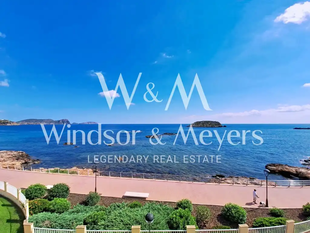 Apartamento en venta en Santa Eulària des Riu con Aire acondicionado, Amueblado y Piscina comunitaria