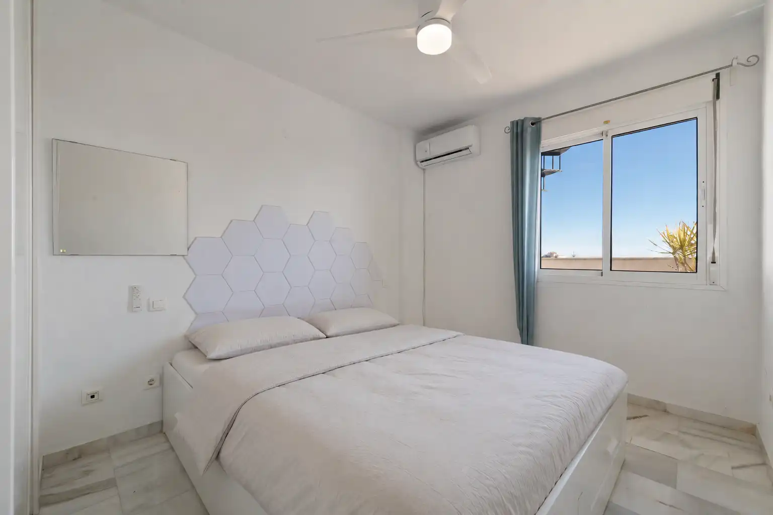 Bedroom of Attic for sale in Mijas  with Air Conditioner, Terrace and Swimming Pool